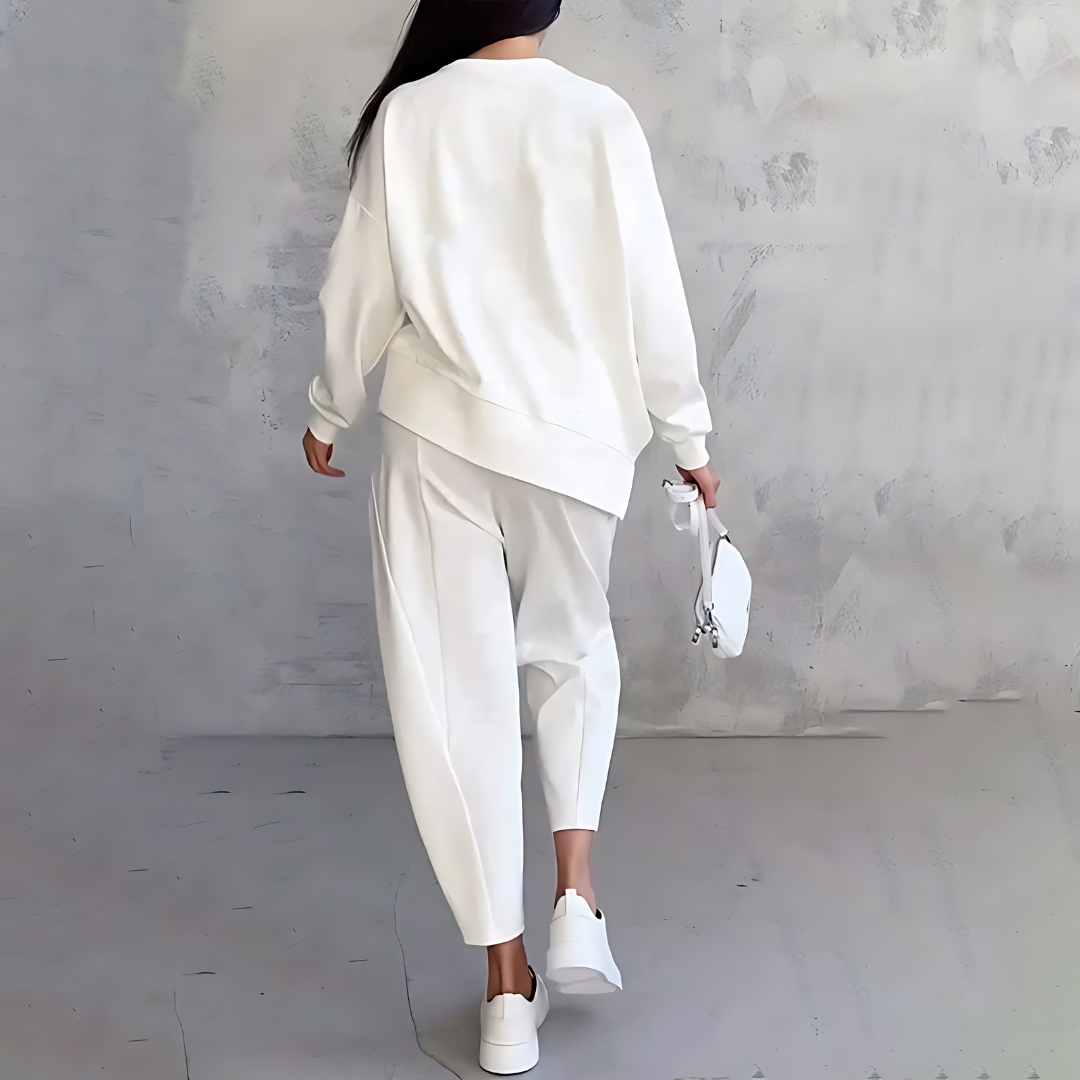 Stylish Avenn Comfortable Two-Piece Set for Women | Soft Fabric Lounge Wear | Perfect for Relaxation & Casual Outings