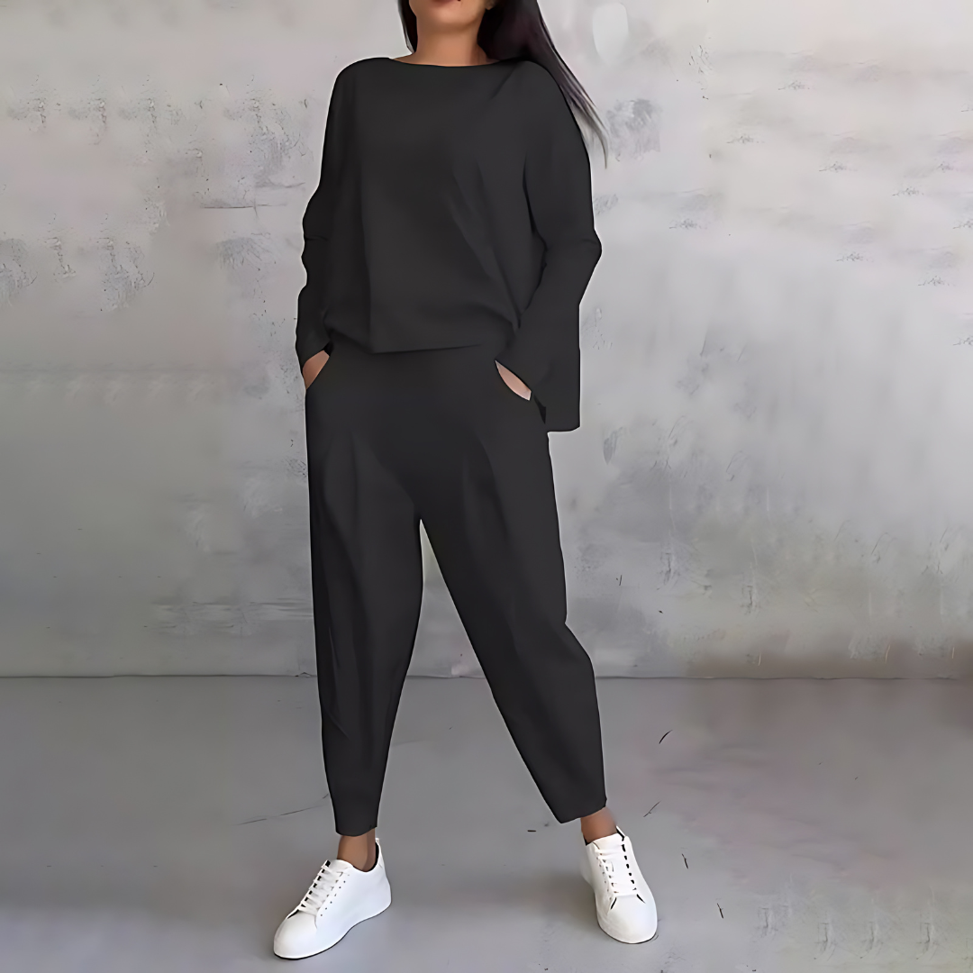 Stylish Avenn Comfortable Two-Piece Set for Women | Soft Fabric Lounge Wear | Perfect for Relaxation & Casual Outings