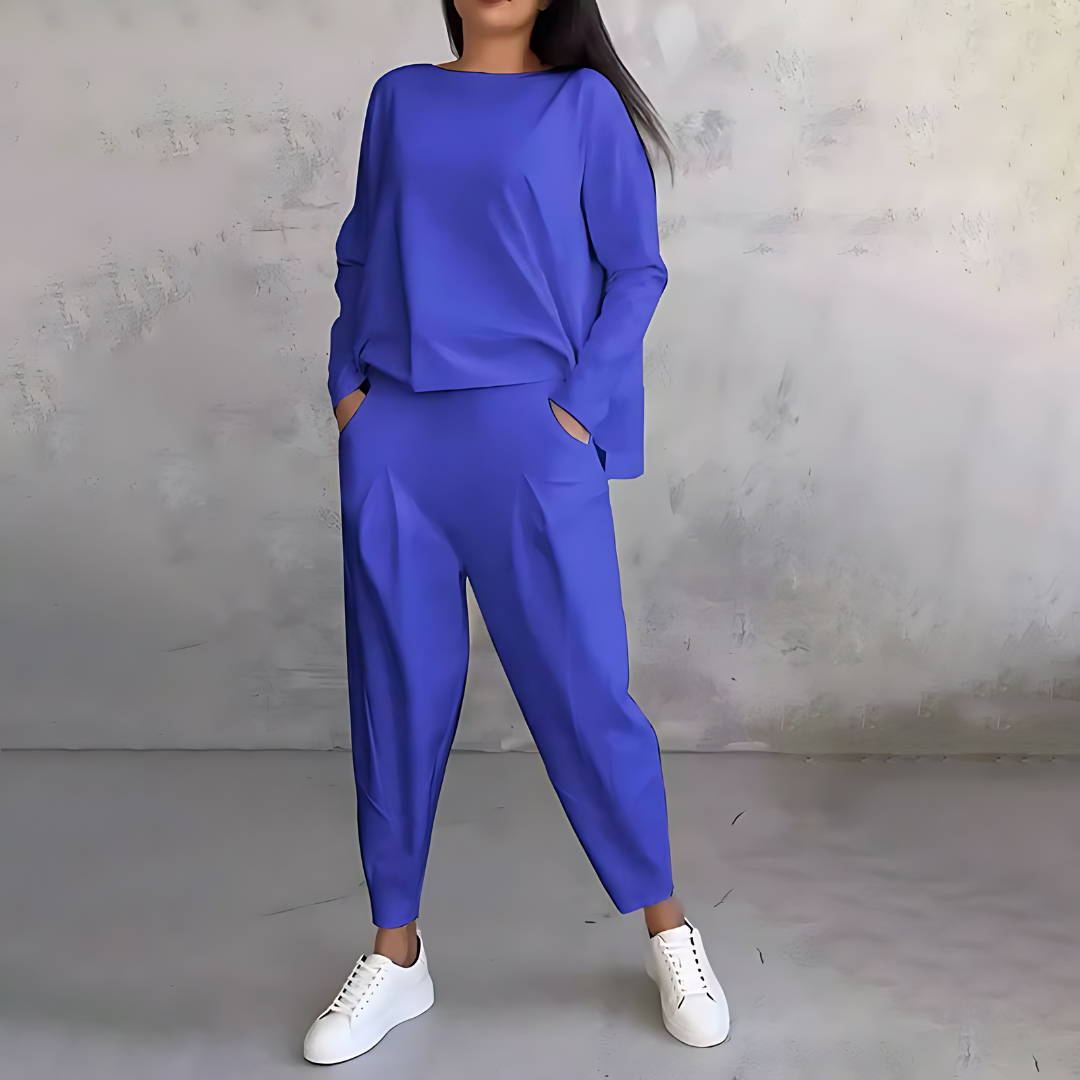 Stylish Avenn Comfortable Two-Piece Set for Women | Soft Fabric Lounge Wear | Perfect for Relaxation & Casual Outings