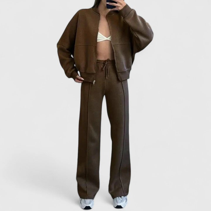 Enhanced Product Title: Olyverrah | Cozy Sweater and Pants Set for Ultimate Comfort | Stylish Loungewear Outfit 

This optimized title includes keywords that potential customers might search for, while also highlighting the comfort and style of the produc
