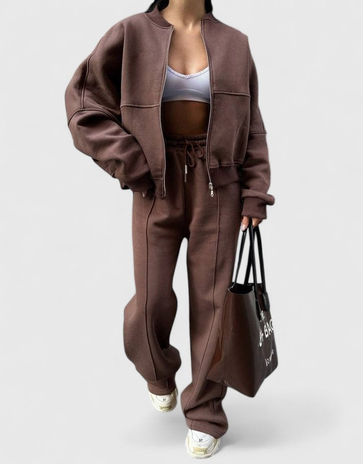 Enhanced Product Title: Olyverrah | Cozy Sweater and Pants Set for Ultimate Comfort | Stylish Loungewear Outfit 

This optimized title includes keywords that potential customers might search for, while also highlighting the comfort and style of the produc