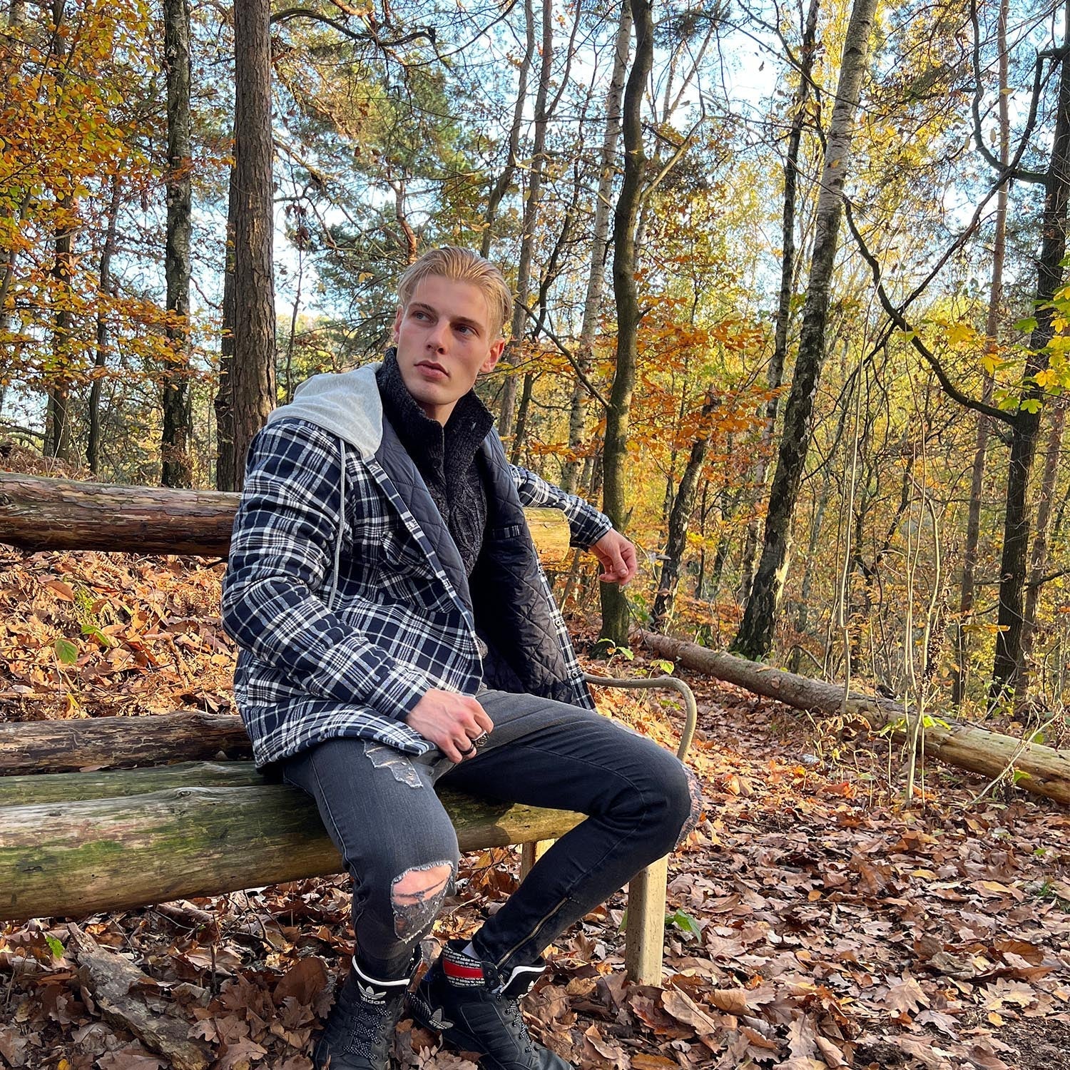 Men's Quilted Flannel Jacket with Hood – Lightweight Windproof Mens Winter Coat with 5 Pockets, Comfortable Fit, Cotton Shell