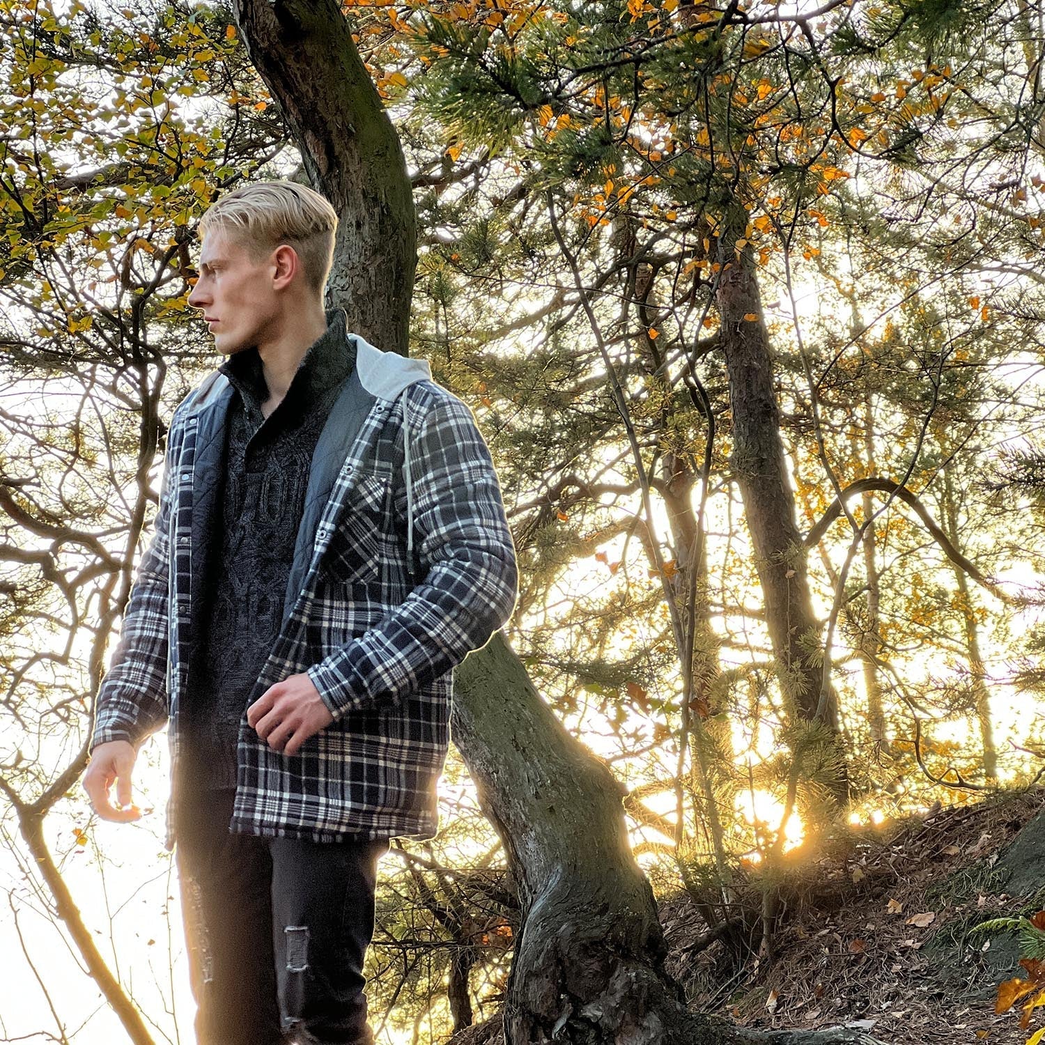 Men's Quilted Flannel Jacket with Hood – Lightweight Windproof Mens Winter Coat with 5 Pockets, Comfortable Fit, Cotton Shell