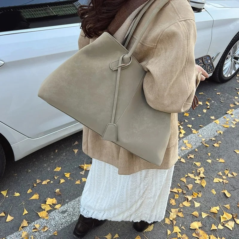 Kyadeeih Stylish Tote Bag | Trendy & Versatile Handbag for Everyday Use